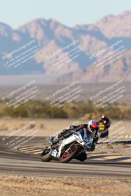 media/Dec-07-2025-CVMA (Sun) [[3e7d2de5dc]]/Race 18-Formula Twins-Formula 40 UL/